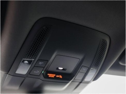 New 2025 Porsche Taycan image 21