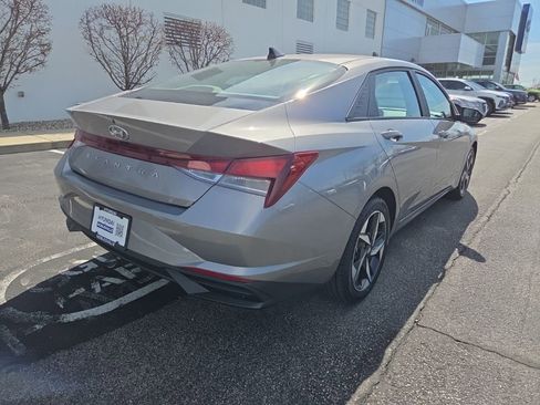 Used 2023 Hyundai Elantra SEL w/ Convenience Package image 10