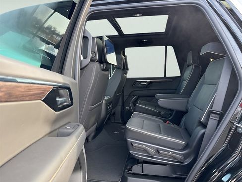 Used 2025 Chevrolet Tahoe Premier image 21