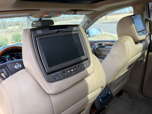 Used 2009 Buick Enclave CXL w/ Entertainment Package #3 image 13