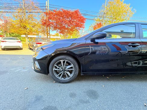 Used 2023 Kia Forte LXS image 5