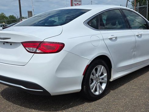 Used 2016 Chrysler 200 Limited FWD image 3