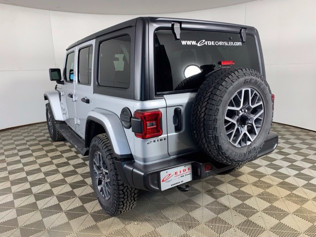 Used 2024 Jeep Wrangler Unlimited Sahara w/ Safety Group AWD/4WD image 10