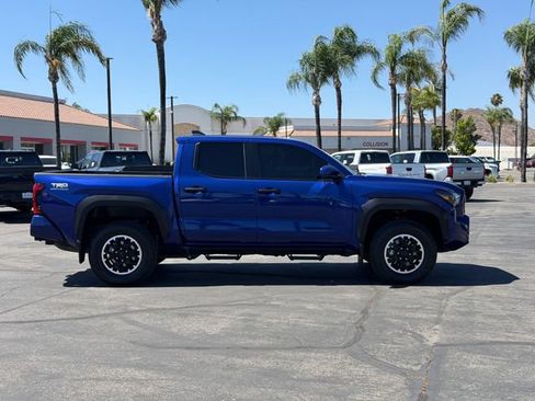 Used 2025 Toyota Tacoma TRD Off-Road AWD/4WD image 4