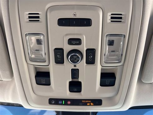 Used 2022 GMC Yukon XL Denali image 23