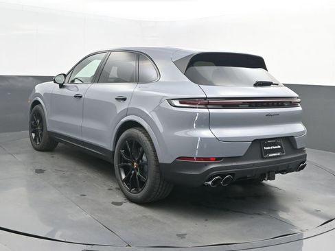 New 2026 Porsche Cayenne image 3