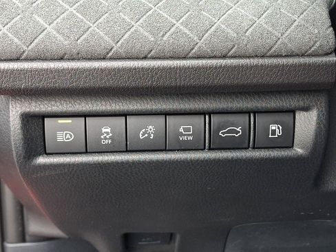 Used 2025 Toyota Camry XLE w/ Premium Plus Package AWD/4WD image 23