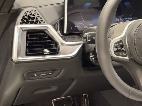 Used 2026 BMW X5 xDrive50e w/ M Sport Package image 10