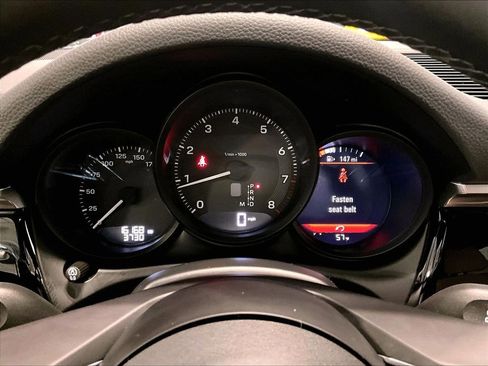 Certified 2023 Porsche Macan AWD/4WD image 25