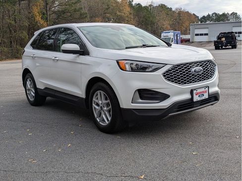 Certified 2024 Ford Edge SEL image 4