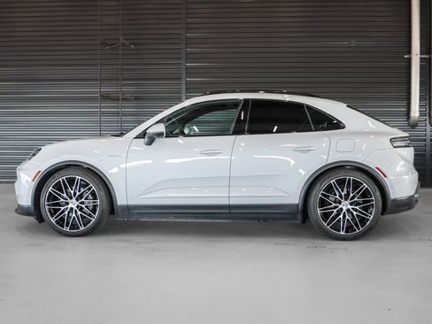 Certified 2025 Porsche Macan 4 Electric AWD/4WD image 2