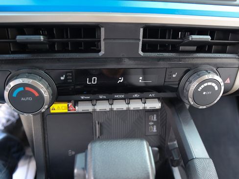 Used 2024 Toyota Tacoma TRD Off-Road image 60