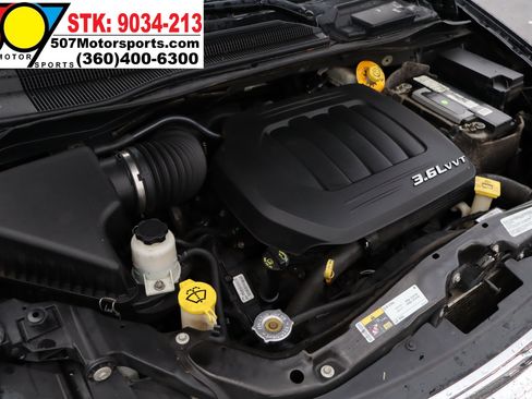 Used 2014 Chrysler Town & Country Touring image 23