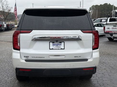 Used 2024 GMC Yukon XL SLT w/ SLT Premium Package image 9
