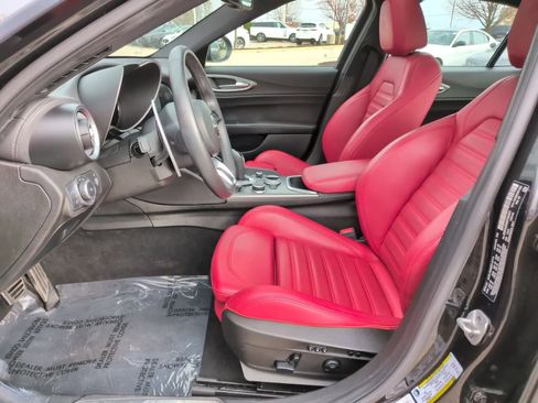 Used 2024 Alfa Romeo Giulia Veloce AWD/4WD image 20