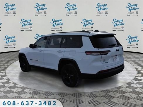 Used 2023 Jeep Grand Cherokee L Laredo image 7