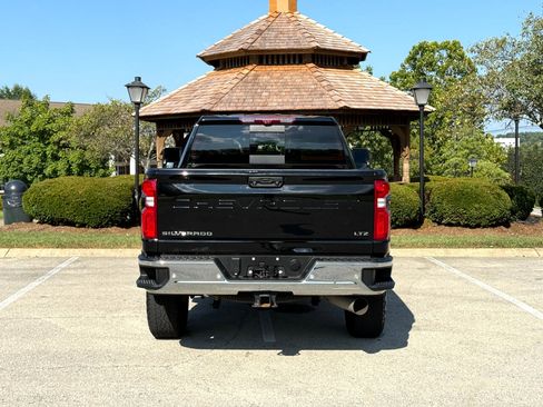 Used 2022 Chevrolet Silverado 2500 LTZ w/ LTZ Plus Package image 6