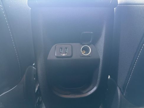 Used 2021 GMC Canyon Denali image 22