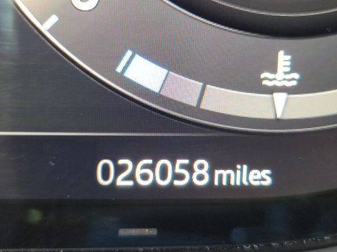 Used 2025 Land Rover Range Rover Sport SE image 27