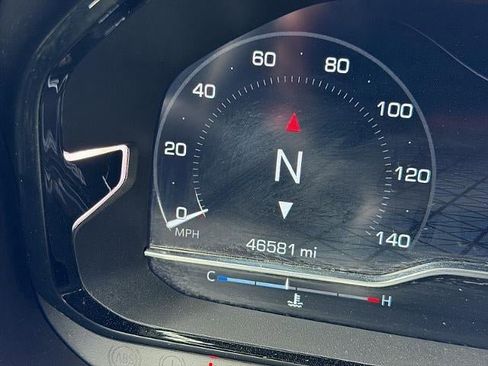 Used 2024 GMC Yukon XL Denali w/ Advanced Technology Package image 31