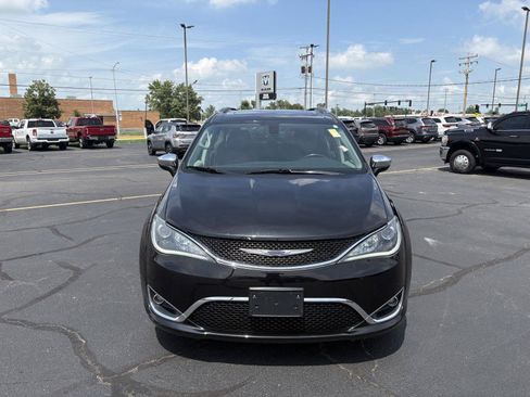 Used 2019 Chrysler Pacifica Limited FWD image 21
