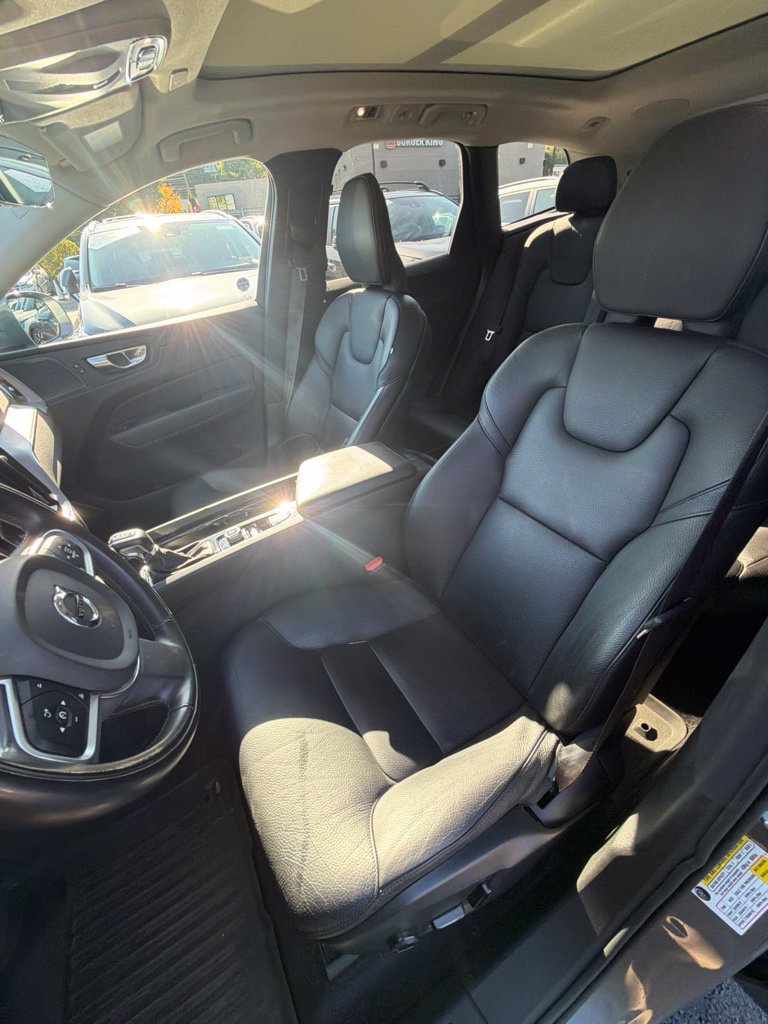 Used 2020 Volvo XC60 T5 Momentum w/ Protection Package AWD/4WD image 13