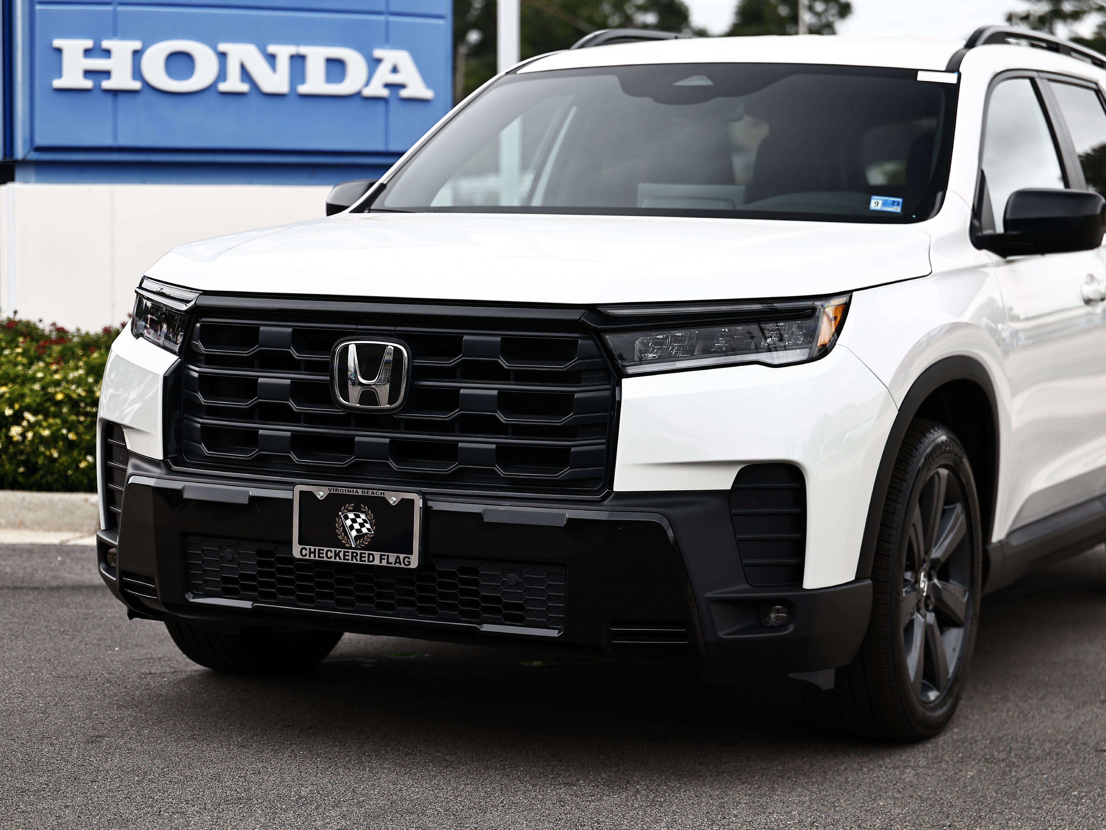 Certified 2026 Honda Pilot Sport image 2