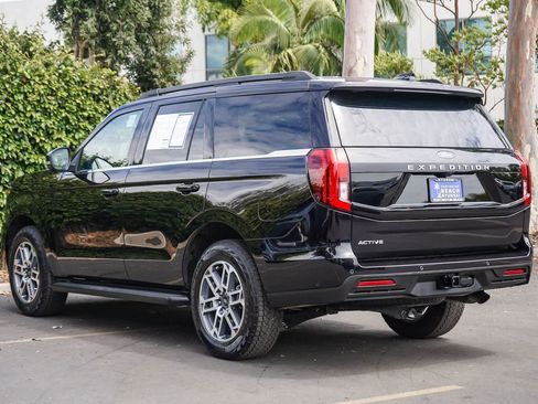 Used 2025 Ford Expedition Active AWD/4WD image 4