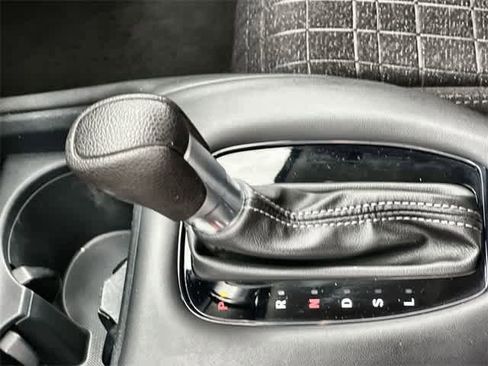 Certified 2024 Honda HR-V LX image 16