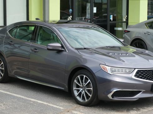 Used 2018 Acura TLX V6 w/ Technology Package FWD image 5