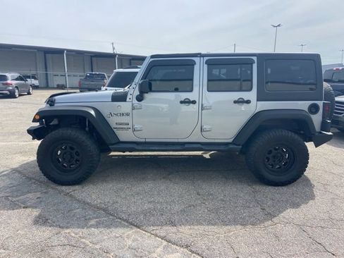 Used 2017 Jeep Wrangler Unlimited Sport image 6