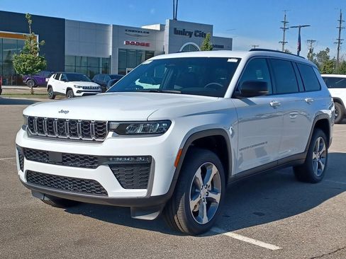 New 2026 Jeep Grand Cherokee L Limited AWD/4WD image 2