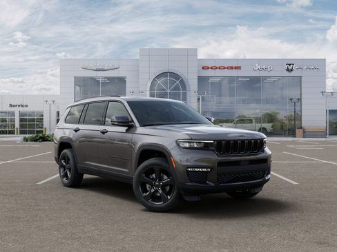New 2025 Jeep Grand Cherokee L Limited w/ Black Appearance Package AWD/4WD image 25