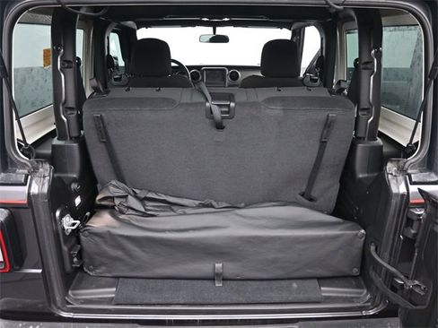 Used 2022 Jeep Wrangler Sport image 6
