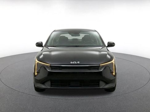 Used 2025 Kia K4 FWD image 2