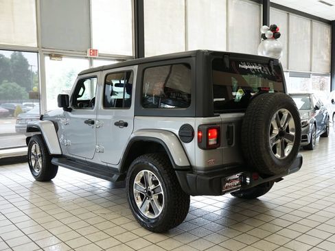 Used 2021 Jeep Wrangler Unlimited Sahara AWD/4WD image 4