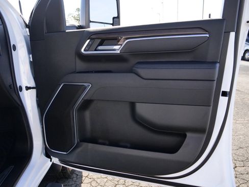 Used 2025 Chevrolet Silverado 2500 LT w/ Convenience Package AWD/4WD image 39