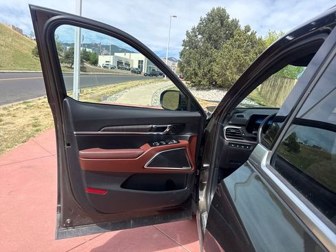 Used 2024 Kia Telluride SX Prestige AWD/4WD image 11