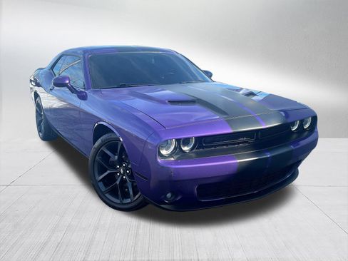 Used 2019 Dodge Challenger SXT w/ Blacktop Package image 2