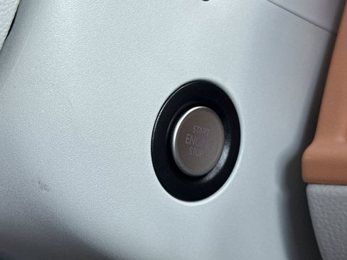 New 2025 Volkswagen ID. Buzz Pro S Plus image 22