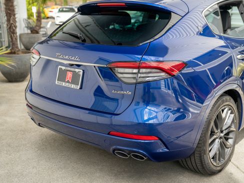 Used 2024 Maserati Levante GT Ultima image 8