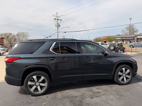 Used 2019 Chevrolet Traverse LT w/ LT Premium Package FWD image 7