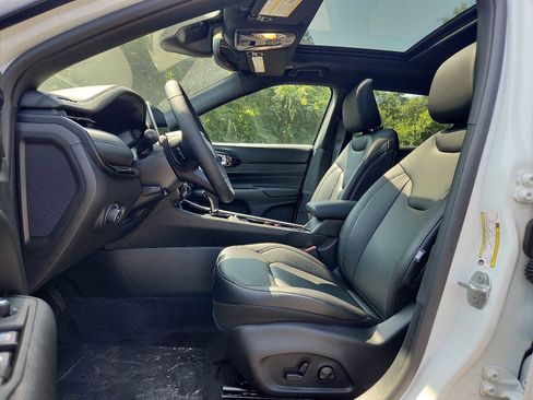 New 2025 Jeep Compass Limited w/ Sun & Sound Group image 10