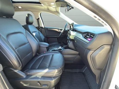 Used 2022 Ford Escape Titanium w/ Class II Trailer Tow Package image 23