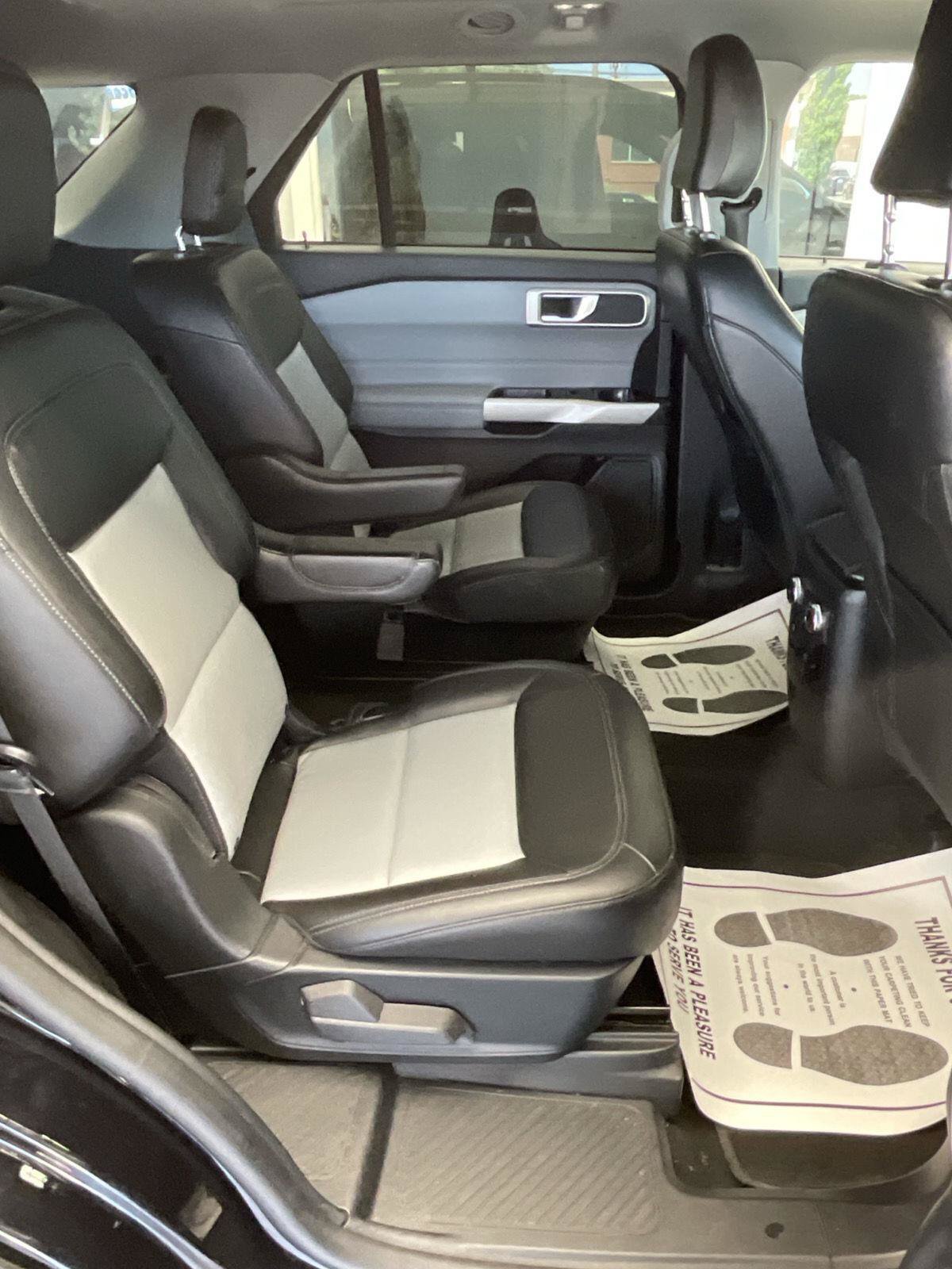 Used 2022 Ford Explorer XLT w/ Equipment Group 202A AWD/4WD image 11