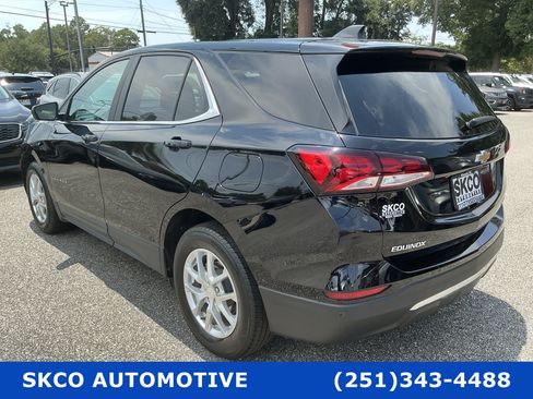Used 2024 Chevrolet Equinox LT AWD/4WD image 3