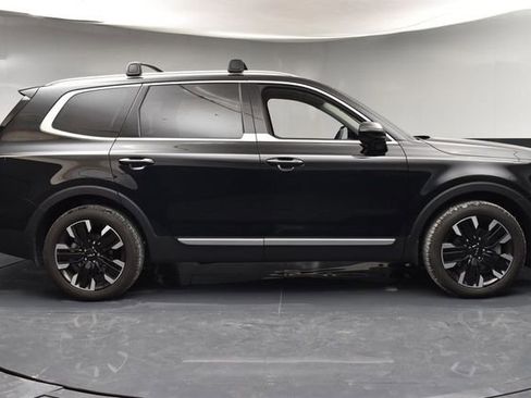 Used 2025 Kia Telluride SX w/ SX Captain's Chair Package image 8