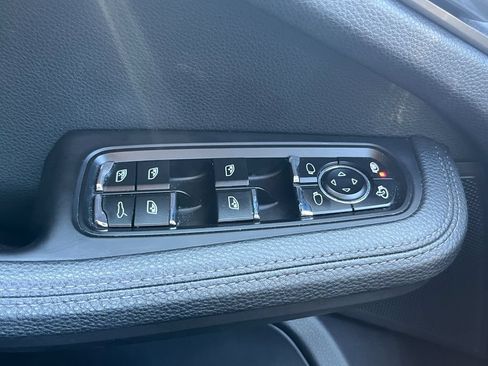 Used 2018 Porsche Macan AWD/4WD image 16