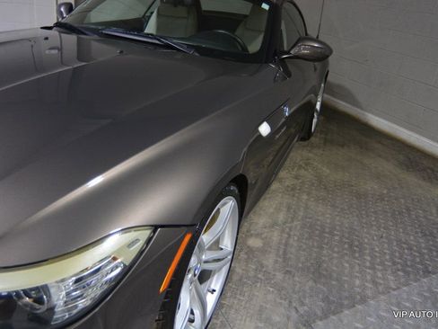 Used 2010 BMW Z4 sDrive35i image 10