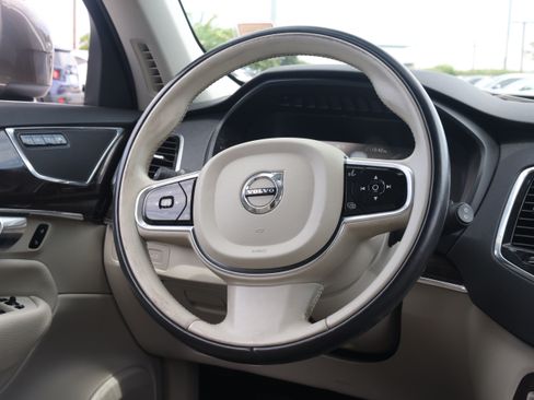 Used 2017 Volvo XC90 T6 Momentum w/ Vision Package AWD/4WD image 9